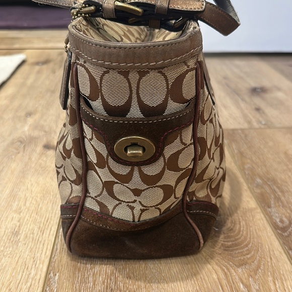Coach Brown Classic Tote Bag - Picture 2 of 10